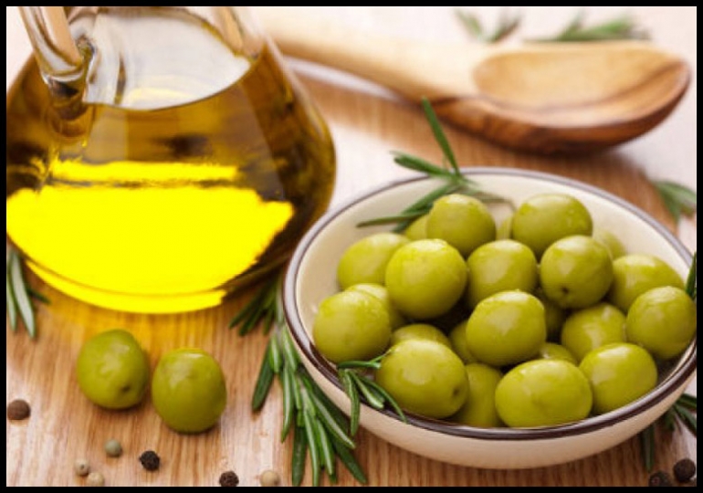 فوائد زيت الزيتون للبشرة فوائد زيت الزيتون للبشرة